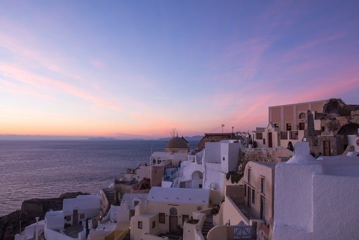 Discover the Most Magical Sunset in Santorini